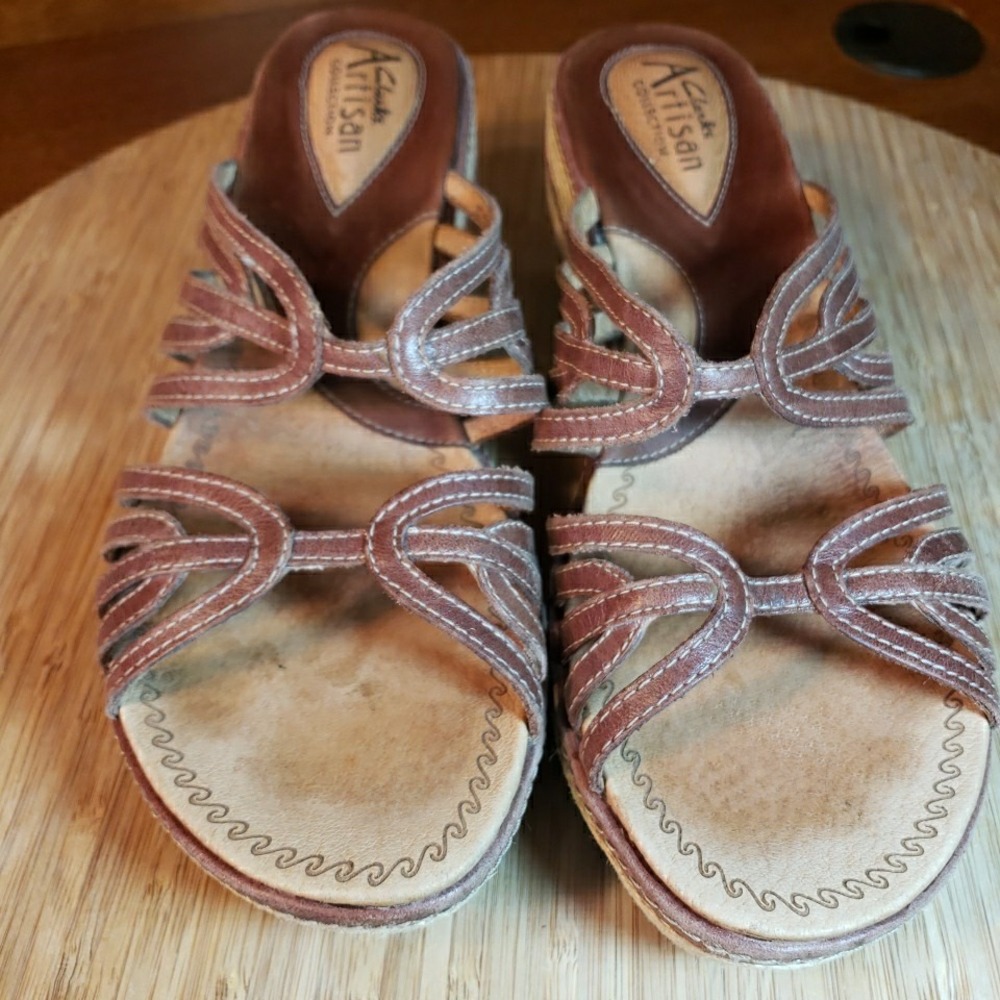 Vintage CLARKS ARTISAN Woman's Size 8M Brown Leather Espadrille Wedge Sandals - Picture 6 of 13